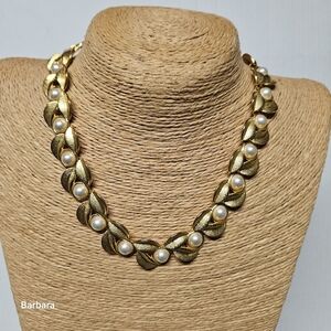 Vintage 60s Gold-tone Articulated Laurel Leaf Links and Faux Pearls Necklace